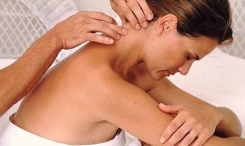 masáž krku pri bolestiach