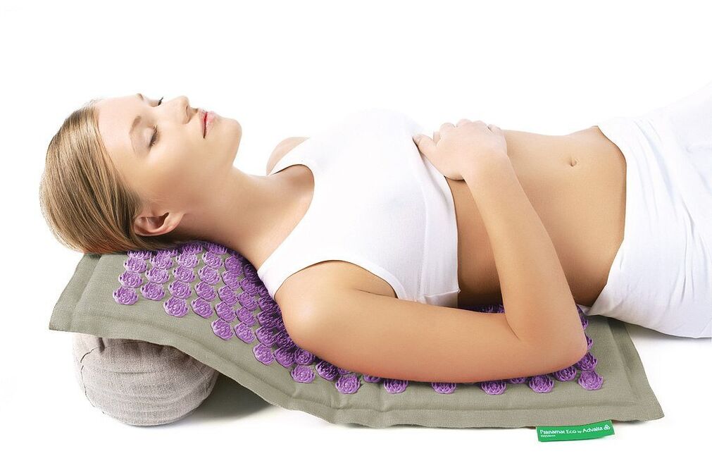 Ihlový aplikátor pomôže v boji proti osteochondróze krčnej chrbtice